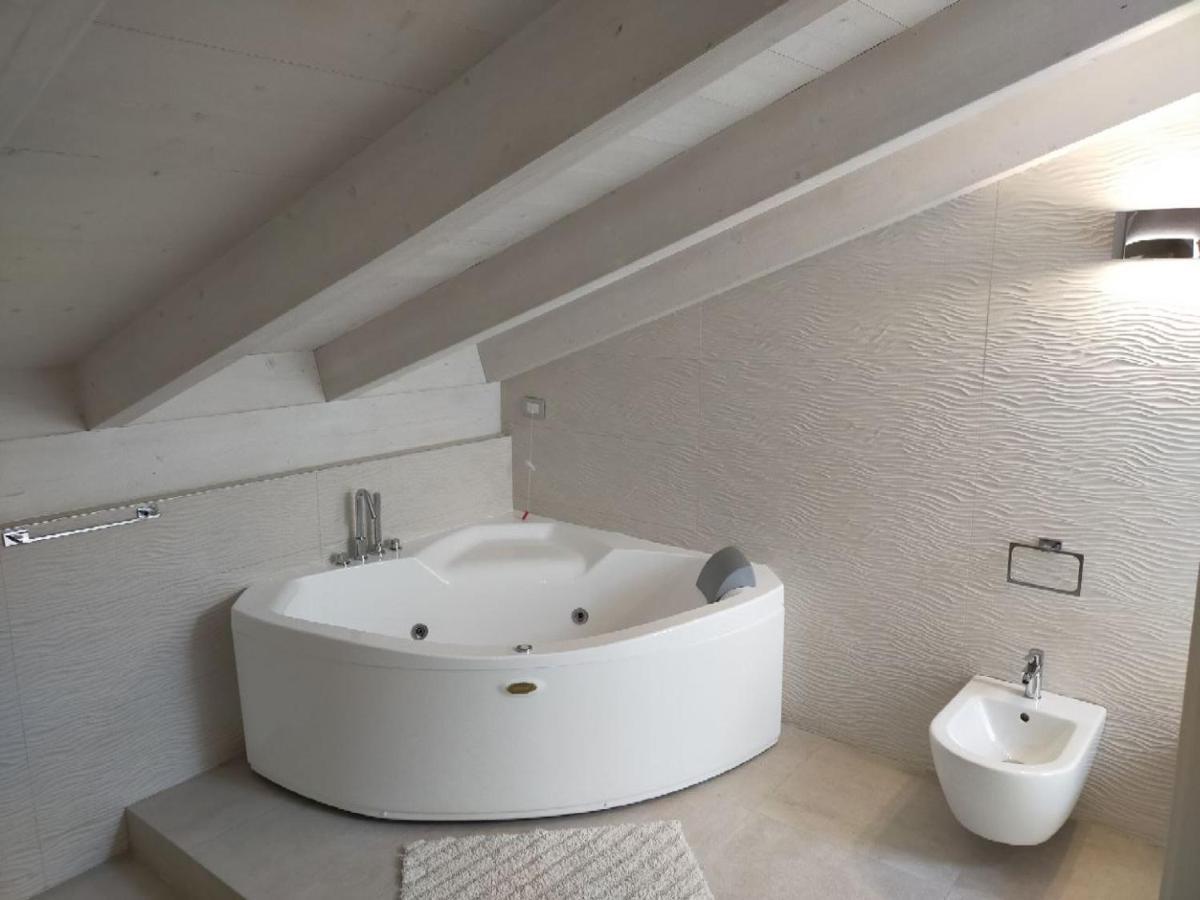 Sweet Dream Deluxe Apartment Сирмионе Экстерьер фото