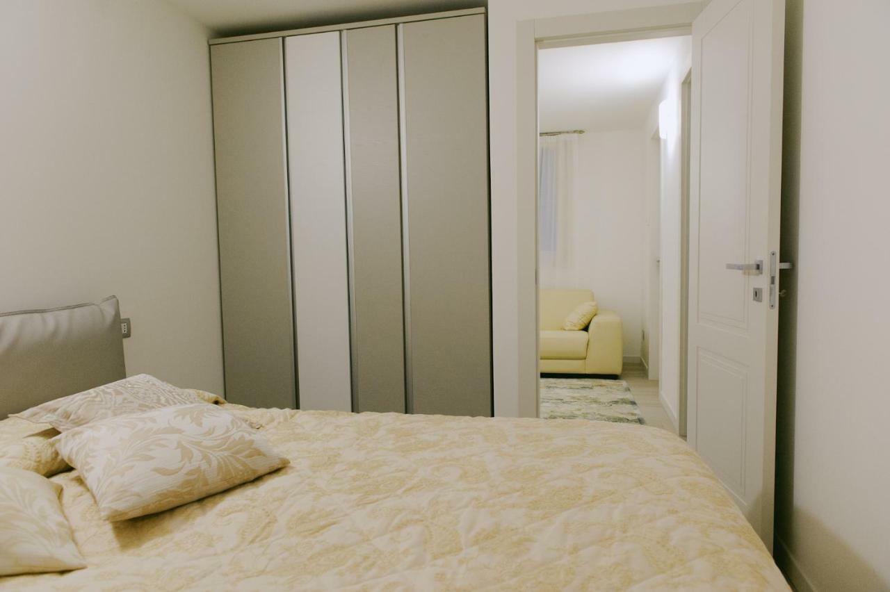 Sweet Dream Deluxe Apartment Сирмионе Экстерьер фото
