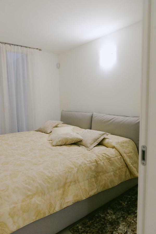 Sweet Dream Deluxe Apartment Сирмионе Экстерьер фото