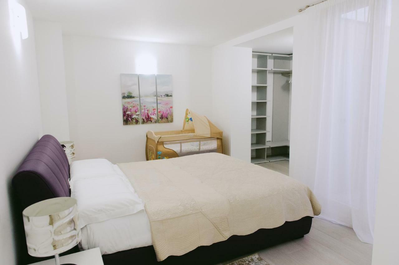 Sweet Dream Deluxe Apartment Сирмионе Экстерьер фото