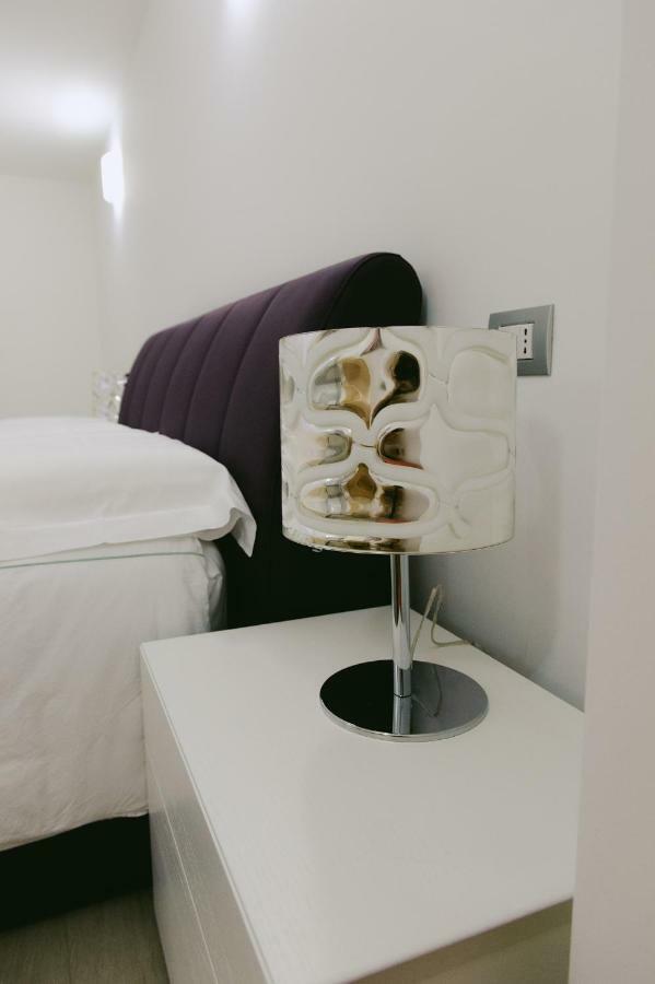 Sweet Dream Deluxe Apartment Сирмионе Экстерьер фото