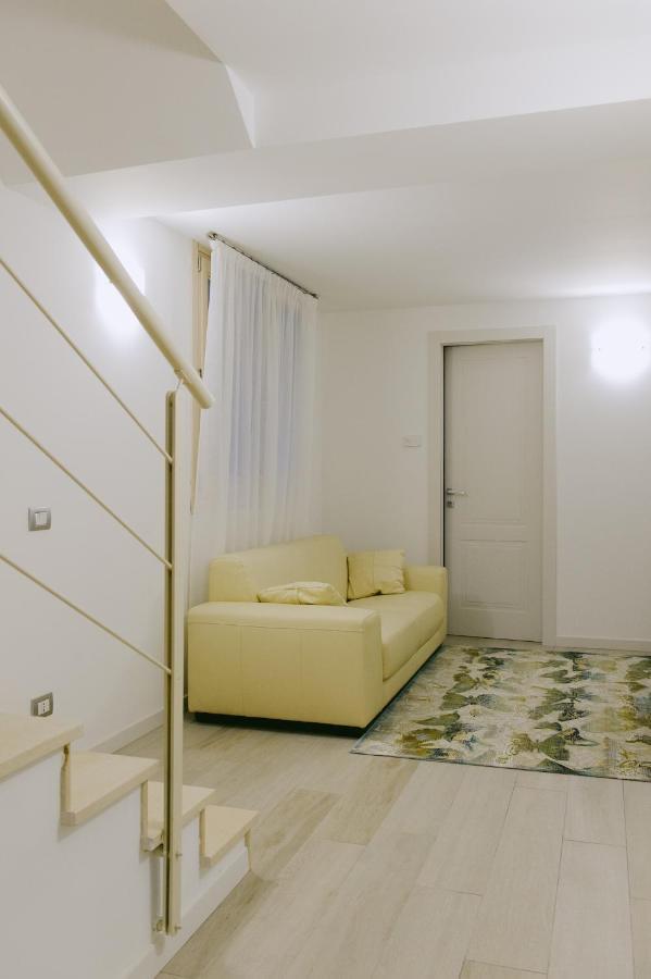 Sweet Dream Deluxe Apartment Сирмионе Экстерьер фото